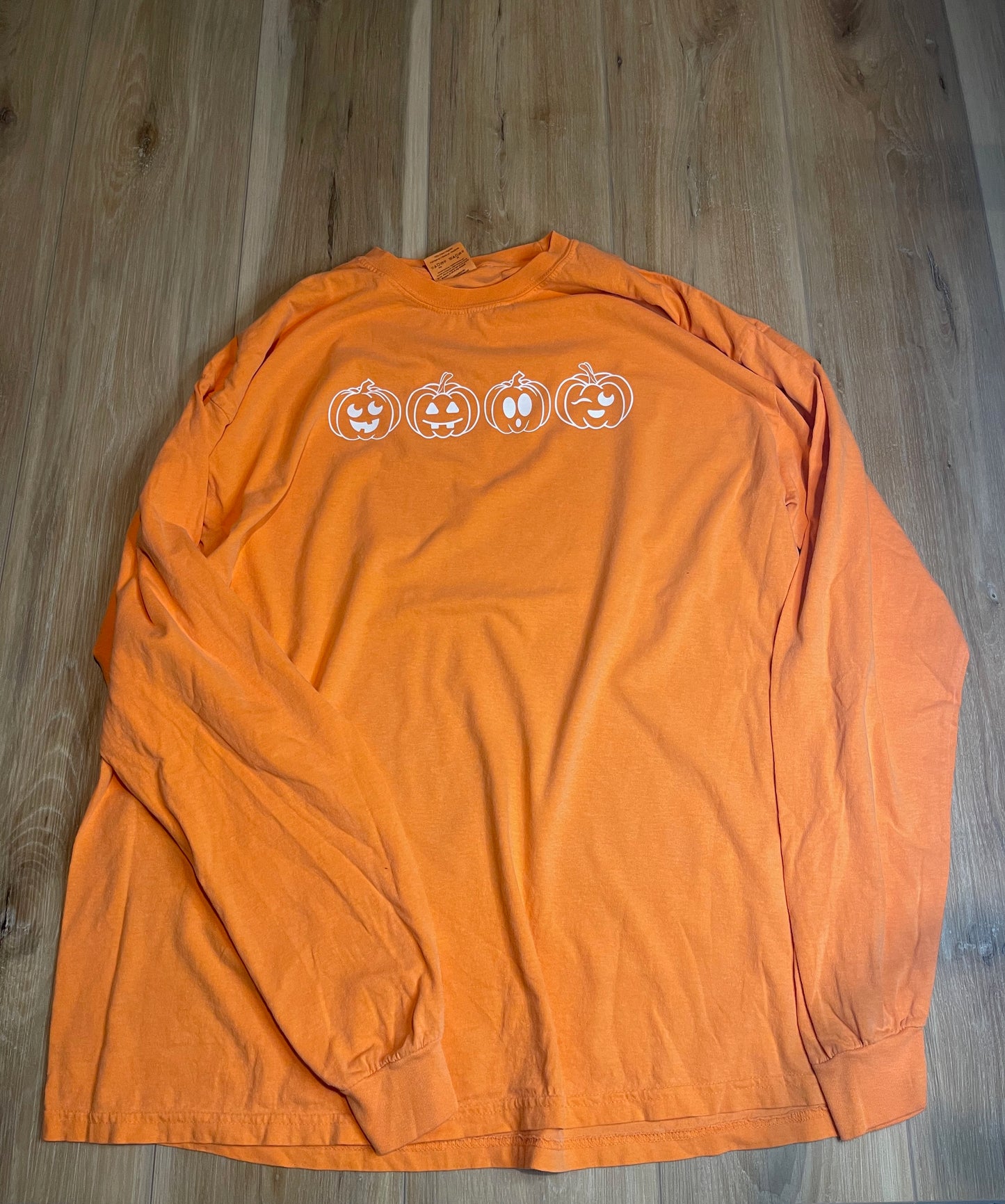 Pumpkin long sleeve t-shirt